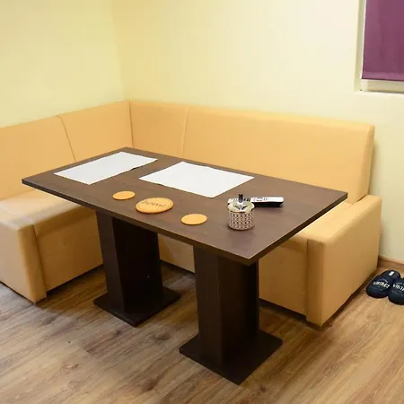 Private Apartment In The City Centre. Oradea Exterior photo